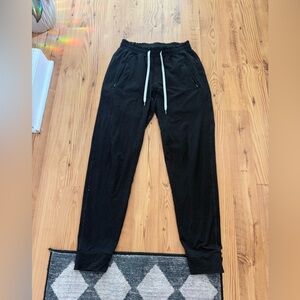 Vuori Black Men's Sweatpants with White Drawstrings